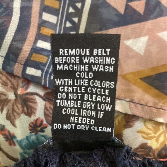 Vintage Wet Seal Lace Brown and Black Button Down Blouse Size L - Picture 8 of 8